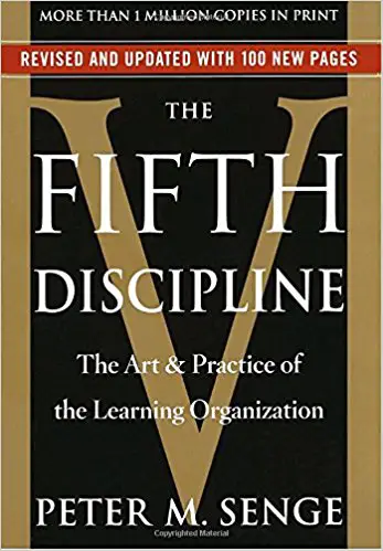 La cinquième discipline : l'art et la pratique de l'organisation apprenante - couverture